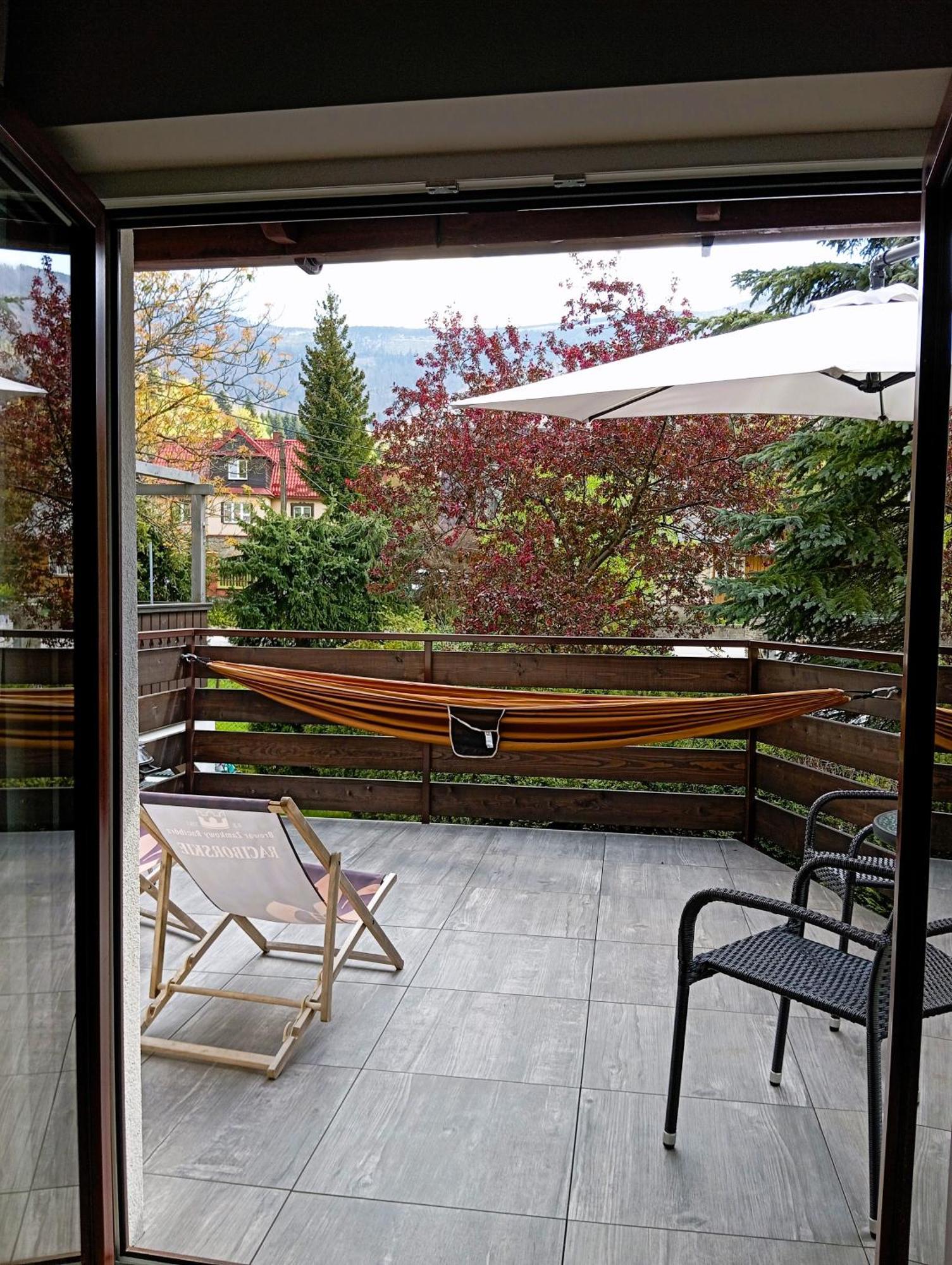 שצ'צ'ירק Apartament Olimpijska 54 Z Prywatnym Jacuzzi Na Tarasie מראה חיצוני תמונה