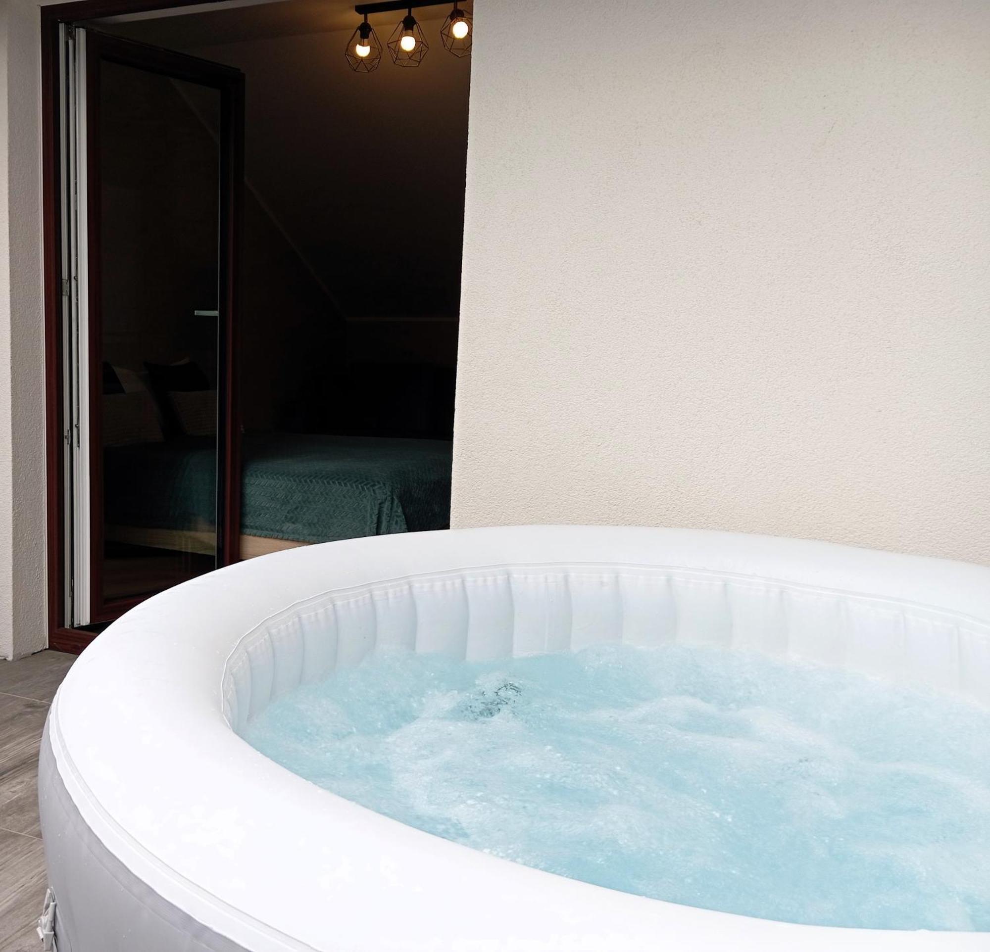 שצ'צ'ירק Apartament Olimpijska 54 Z Prywatnym Jacuzzi Na Tarasie מראה חיצוני תמונה